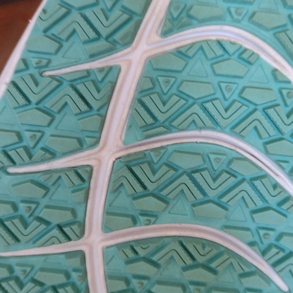 Nike Women's Winflo 7 Shield Running Shoes Size 8 - Picture 8 of 9